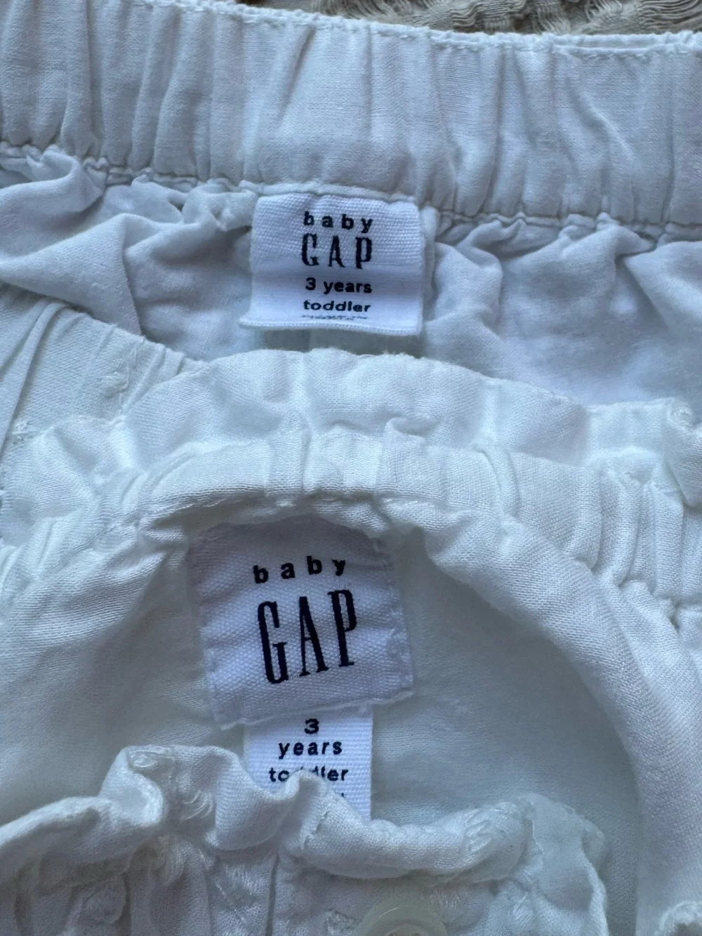 GAP White Eyelet Button-Front Tank & Scalloped Shorts Set